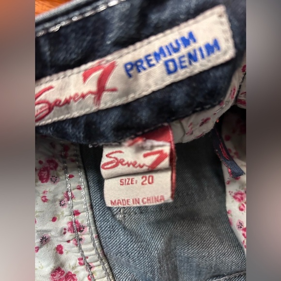 Seven7 Y2K Bootcut Jeans Size 20 (Fits Like 16) Wide Leg Plus Size Denim - Picture 4 of 17